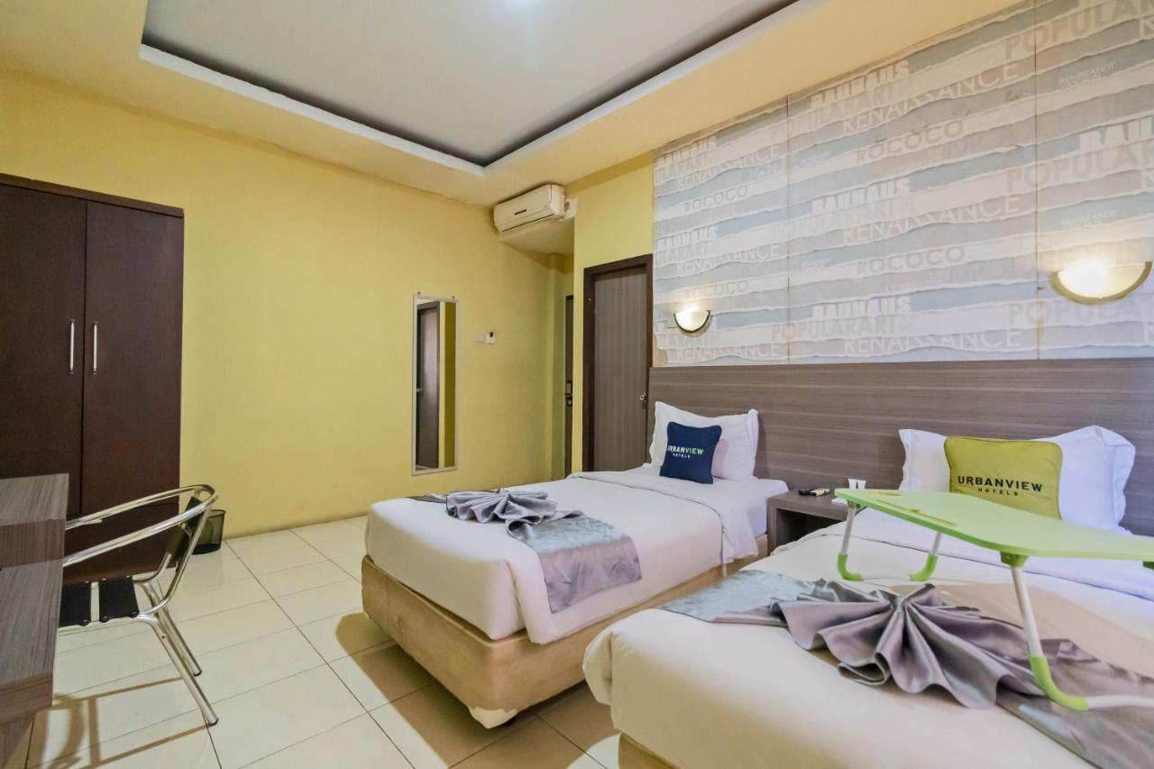 Urbanview Hotel Best Skip Palembang Exterior foto
