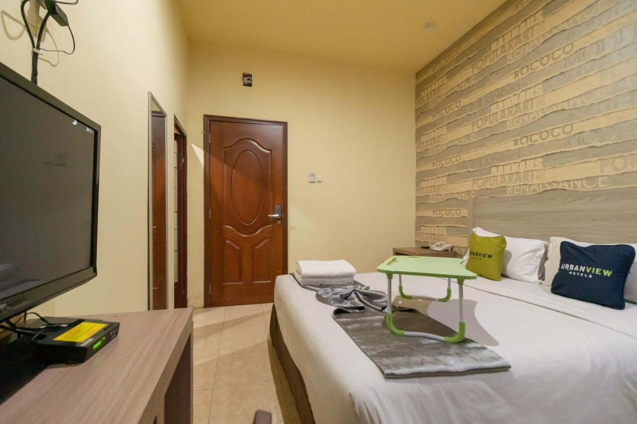 Urbanview Hotel Best Skip Palembang Exterior foto