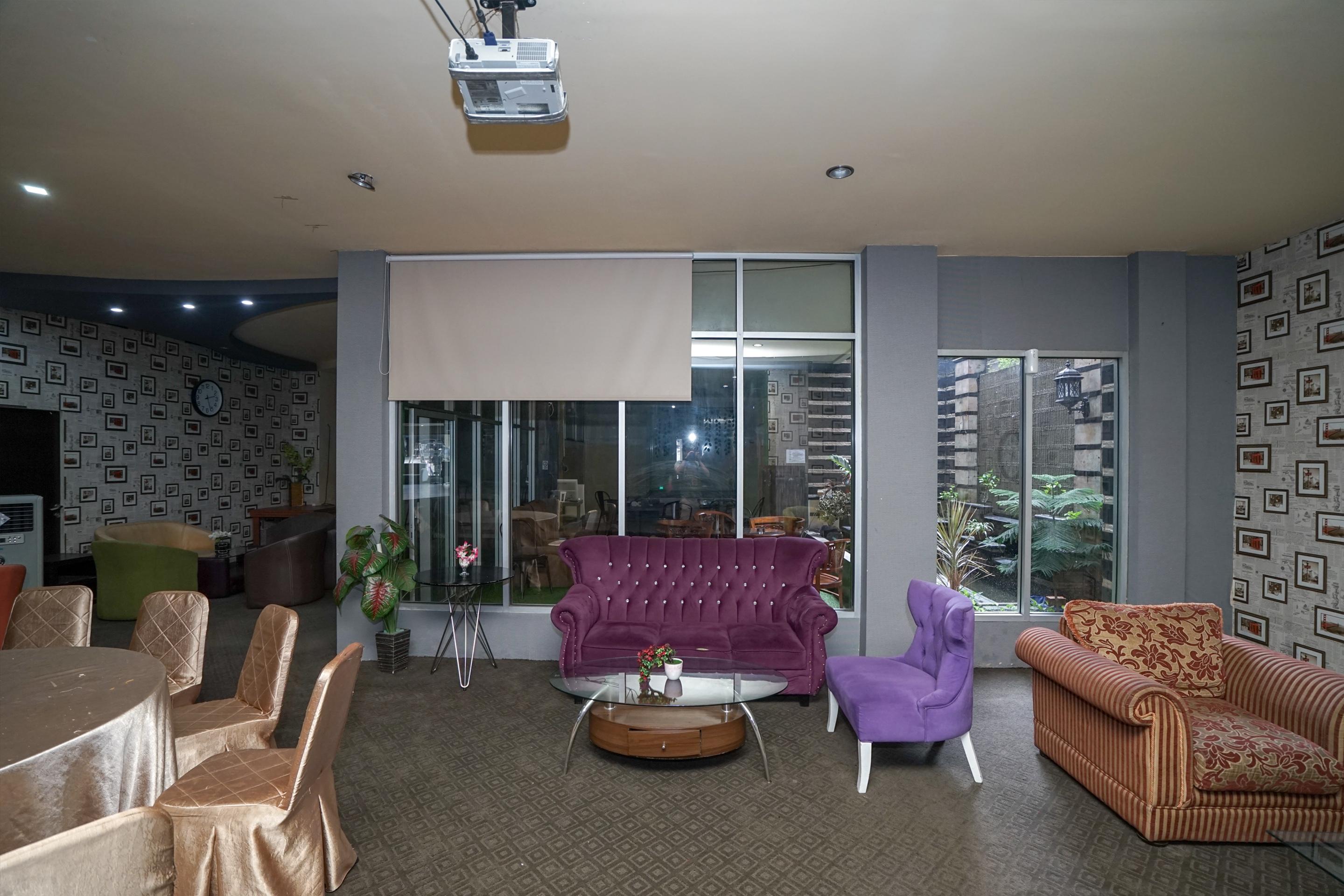 Urbanview Hotel Best Skip Palembang Exterior foto