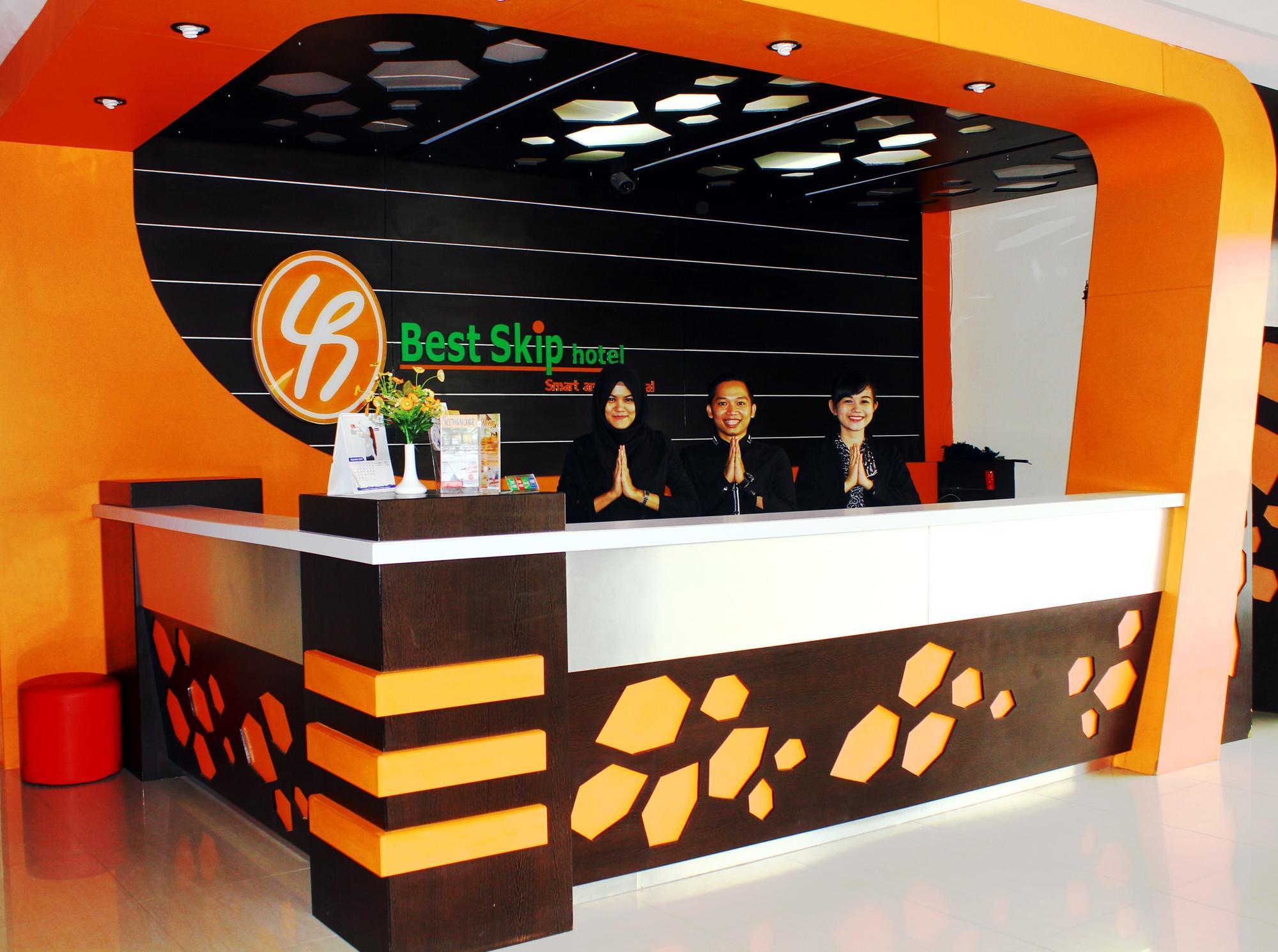 Urbanview Hotel Best Skip Palembang Exterior foto